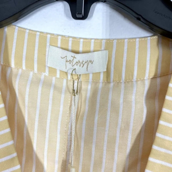 Petersyn Elinor Top NWT Plunging Neckline Long Sleeve Pleated Blouse Size XS - Picture 5 of 14